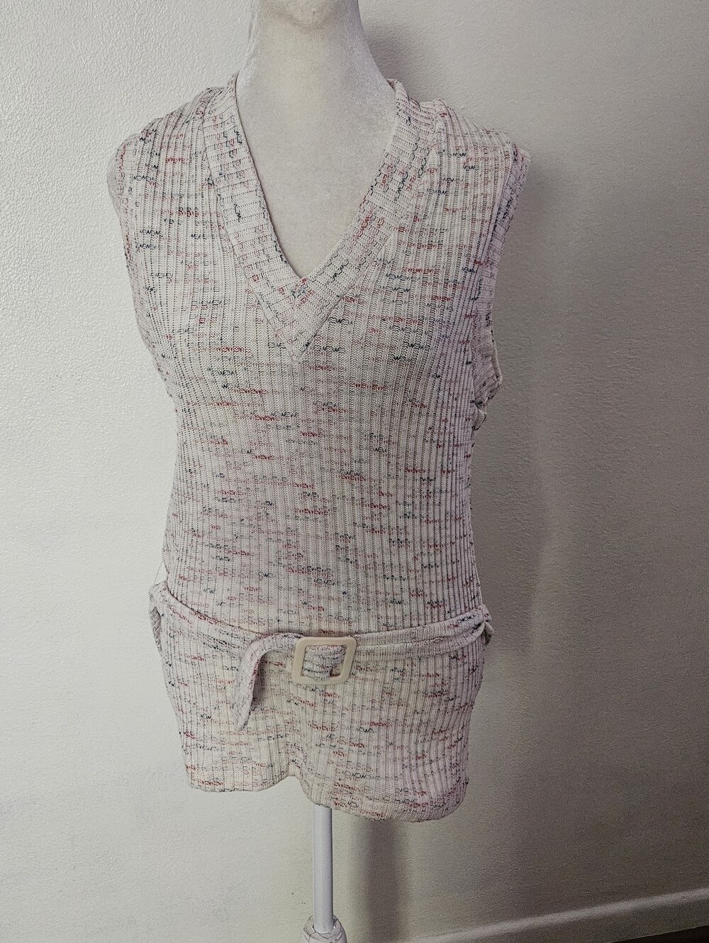 Sleeveless V-Neck Knit Tunic with Belt - Light Speckled Cream 70s Vintage Medium